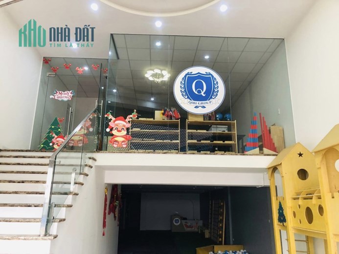 Bán Đất tặng nhà mặt phố NGọc Lâm gần 230m2 chỉ 40tỷ Lô góc vỉa hè 7m kinh doanh ẩm thực
