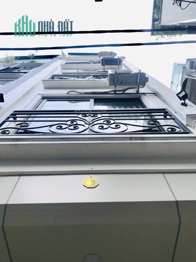 Bán gấp  nhà ngõ 2 Phố Xuân Đỉnh mới Full nội thất lô góc 35m 5tầng MT 3,5m chỉ 4,8 tỷ LHCC.