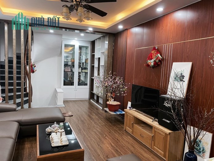 Gấp .NHà đẹp Bùi Xương trạch , 6.3 tỷ , ô tô đỗ cửa