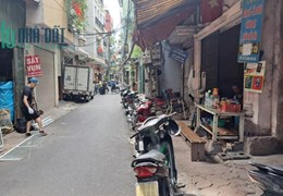 Bán đất tặng nhà mặt phố Đê Tô Hoàng, HBT 130m, MT 6.5m, vỉa hè, ô tô, KD, giá 19 tỷ. LH: 0366051369