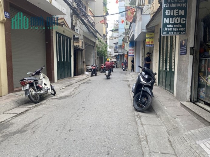 Bán đất tặng nhà mặt phố Đê Tô Hoàng, HBT 130m, MT 6.5m, vỉa hè, ô tô, KD, giá 19 tỷ. LH: 0366051369