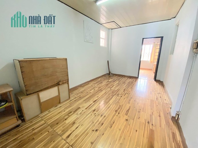 _124/ TRẦN QUANG KHẢI - TÂN ĐỊNH - QUẬN 1 - NHÀ 3 TẦNG - 40M2 NỞ HẬU - 4PN - GIÁ CHỈ 5.7 TỶ TL.