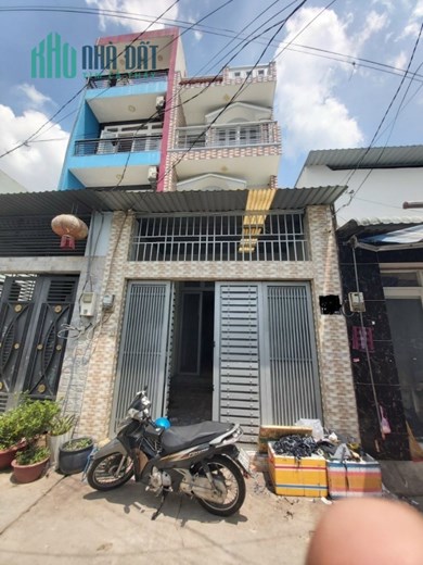 Bán nhà mặt tiền đường số 13 phường Bình Hưng Hòa A 4.2x17 đúc 4 tấm nhà đẹp giáp Tân Phú.