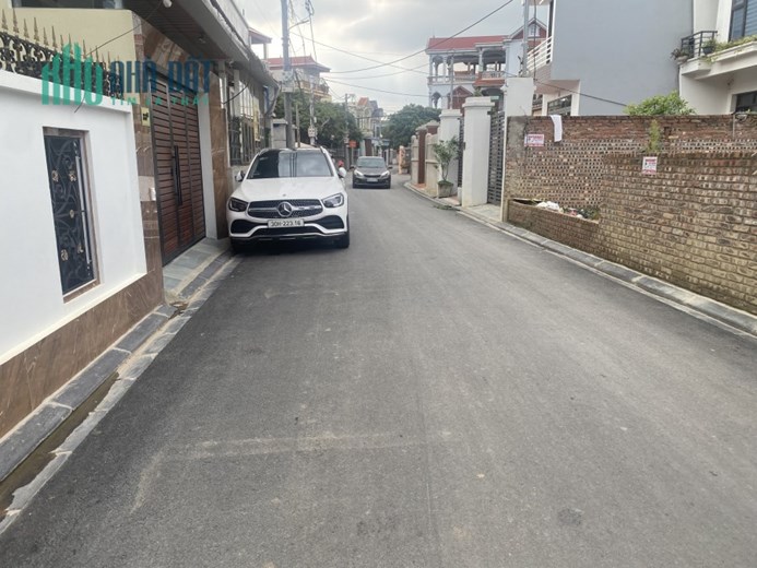 Chính chủ bán mảnh đất 112m2, MT 6m đường nhựa, 2 ô tô tranh nhau, kinh doanh, giá rẻ