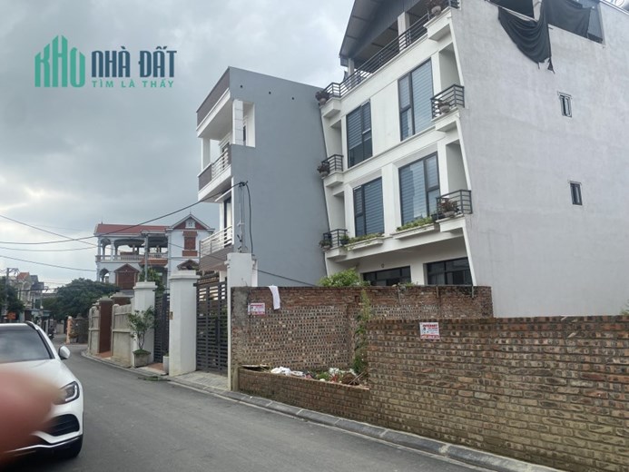 Chính chủ bán mảnh đất 112m2, MT 6m đường nhựa, 2 ô tô tranh nhau, kinh doanh, giá rẻ