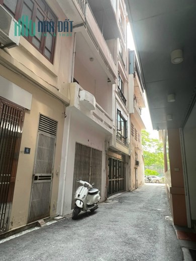 CHÍNH CHỦ CHO THUÊ NHÀ 3 TẦNG NHÀ SỐ 4 NGÕ 121 ĐƯỜNG QUAN HOA, CẦU GIẤY, HÀ NỘI