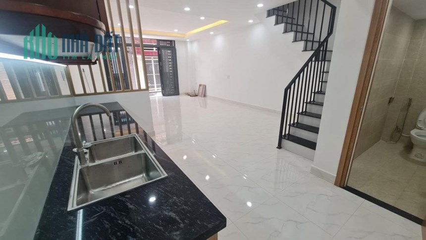 Sát Hẻm Xe Tải - Ngay Cầu Vượt Nguyễn Oanh - 2 Tầng, 49m2, Ngang 5m - Giá 5.74 Tỷ