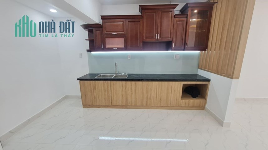 Sát Hẻm Xe Tải - Ngay Cầu Vượt Nguyễn Oanh - 2 Tầng, 49m2, Ngang 5m - Giá 5.74 Tỷ