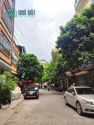 RẺ NHƯ NÀY CƠ MÀ, PHÂN LÔ NGÔ THÌ NHẬM, 3 Ô TÔ TRÁNH, NHỈNH 9 TỶ