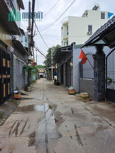 Quận 12 QL1A . Bán Gấp Nhà 2 Tầng 2 PN , 2 WC Giá Nhỉnh 2 Tỷ💥