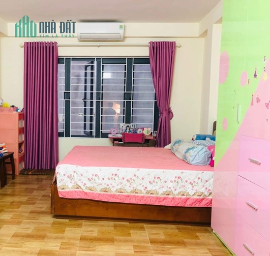 Bán nhà Hoàng Quốc Việt- 30mx 5T- MT3.8m- gần phố- nhà đẹp- nhỉnh 4 tỷ