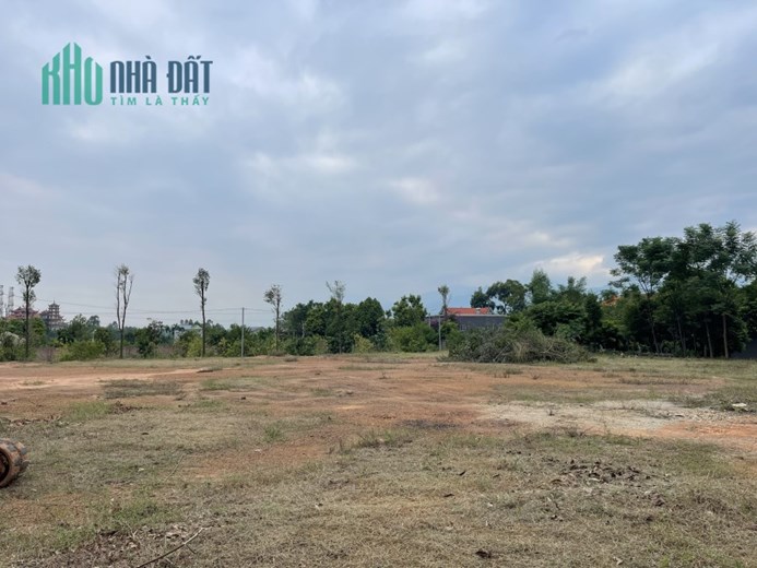 Cho thuê đất Hữu Thủ - Kim Long. DT 6000m2