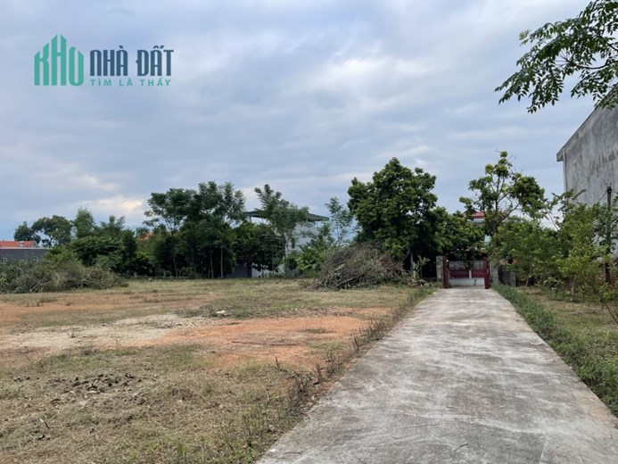 Cho thuê đất Hữu Thủ - Kim Long. DT 6000m2