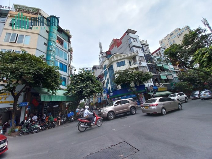 NHÀ MẶT PHỐ NGUYỄN TRƯỜNG TỘ LÔ GÓC KINH DOANH NGÀY ĐÊM SẦM UẤT MT HÈ RỘNG