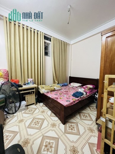 Bán nhà Tôn Đức Thắng 30m2 x 4 tầng, mặt ngõ kinh doanh, 30m ra phố, 4.2 tỷ