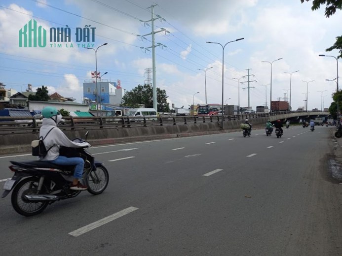 Bán nhà MT quốc lộ 1A Phường Tân Thới Hiệp QUẬN 12, C4, Đ. 30m, giá chỉ 6.x tỷ