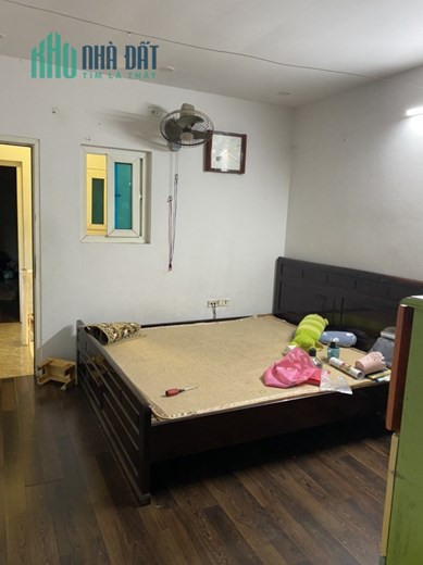 Cho thuê nhà nguyên căn  ngõ Đê La Thành Đống Đa 60m2