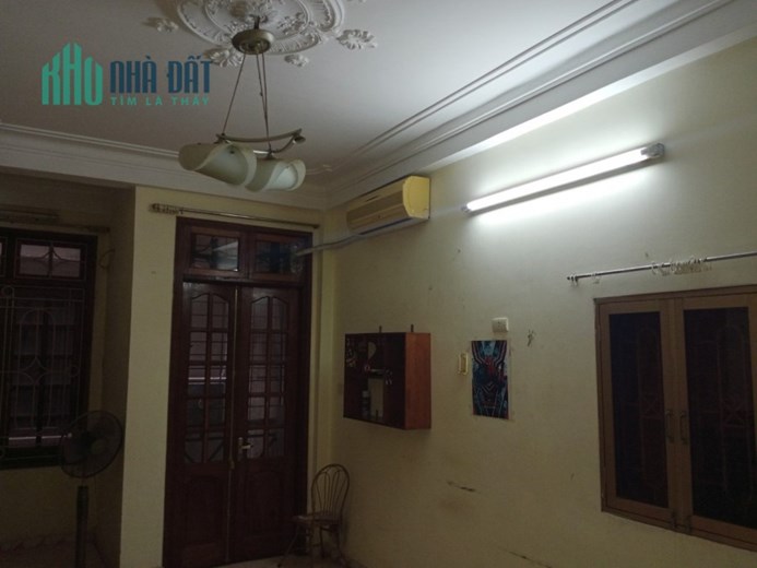 CHO THUÊ NHÀ NGUYÊN CĂN NGÕ 1 KHÂM THIÊN ĐỐNG ĐA Hà Nội. 40m2 mặt tiền 3,7m