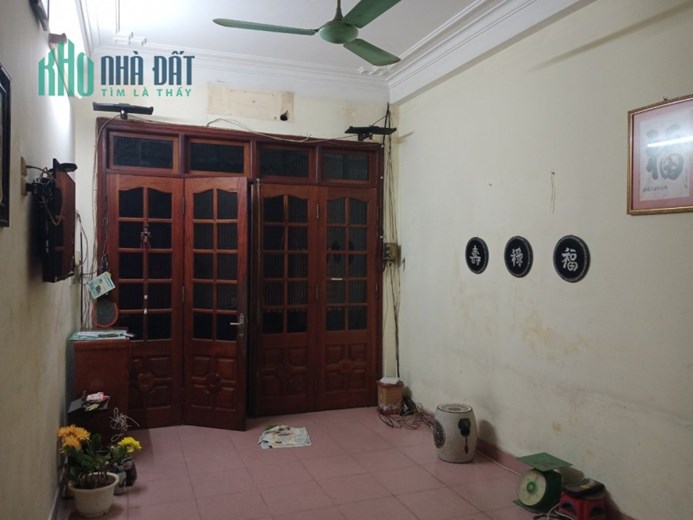 CHO THUÊ NHÀ NGUYÊN CĂN NGÕ 1 KHÂM THIÊN ĐỐNG ĐA Hà Nội. 40m2 mặt tiền 3,7m