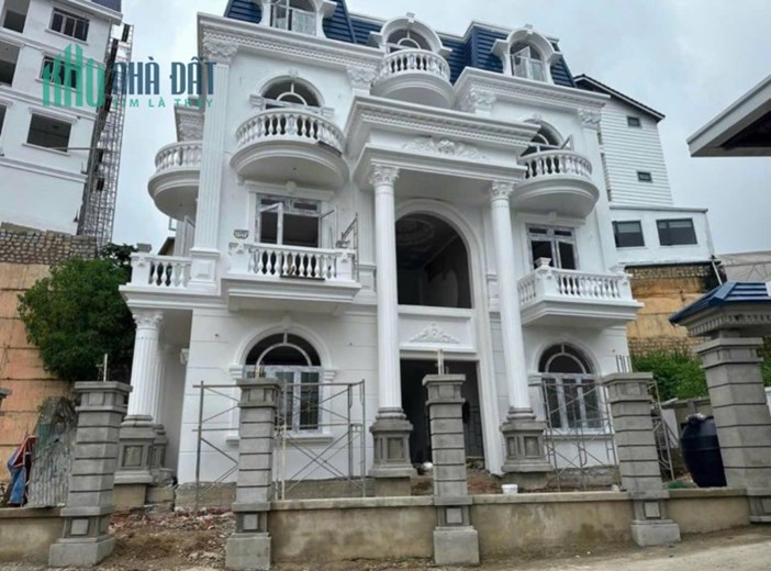 Bán biệt thự chuẩn bị hoàn thiện đường Nguyễn Đình Quân Đà Lạt