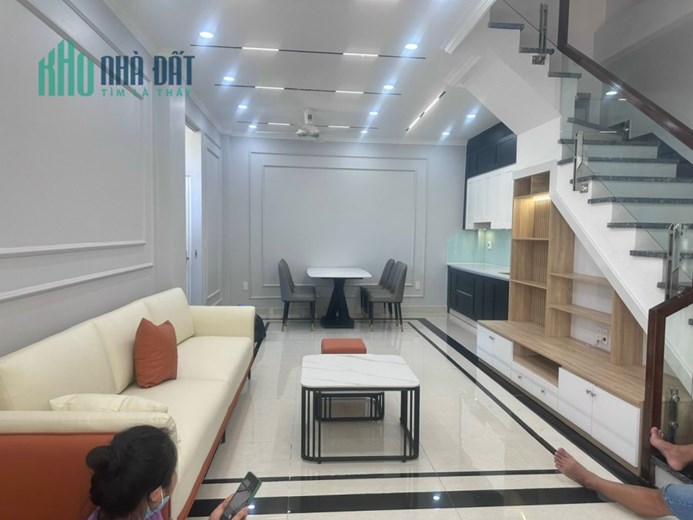 Bán nhà xây mới hoàn thiện full nội thất ngay mặt đường Thích Trí Hải ô tô đỗ tận cửa đẹp nhất Hải