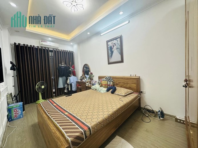 Bán nhà Cổ Nhuế 32m2 - 6 tầng 3 ngủ - mới đẹp chỉ hơn 3 tỷ