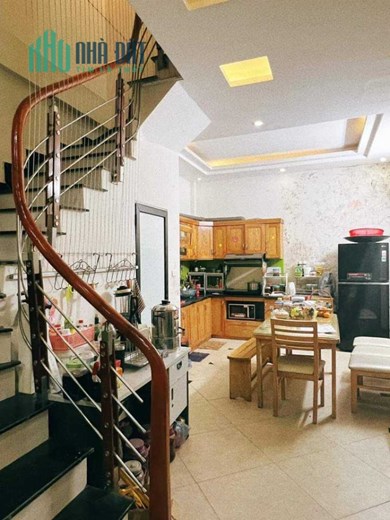 Bán Nhà Phố Tú Mỡ 40/42m2 x 5 tầng, 5 phòng ngủ khép kín, có thể cải tạo được 3 phòng nữa thành