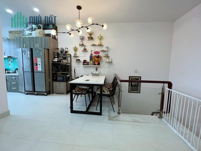 Bán Biệt Thự Cao Cấp KDC Bình Hưng - 7x26 - View Công Viên thoáng mát - Nhà cực đẹp - NT xịn