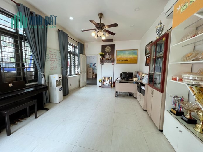 Bán Biệt Thự Cao Cấp KDC Bình Hưng - 7x26 - View Công Viên thoáng mát - Nhà cực đẹp - NT xịn