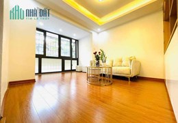 Bán nhà Tập thể Vĩnh Hồ. 80m. 3 ngủ, nội thất xịn. Sát phố, oto. 2.5 tỷ