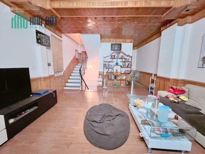 Bán nhà ngõ phố Võ Chí Công, Hoàng Quốc Việt 40m2 x 4 t đẹp giá 3,5 tỷ
