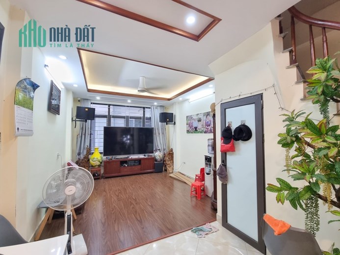 Bán nhà Kim giang -45m2 x5t giá 3,6 tỷ,gần đường,ngõ 3m,sđcc