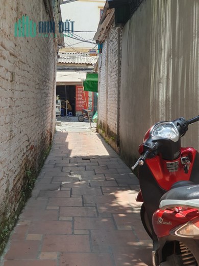 Bán đất gần hồ 1 Bồ Đề vài bước oto, 40m giá 2,x tỷ TL. LH: 0936123469