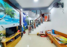 Chính chủ bán nhà Nguyễn Tường Loan, 32m 3 tầng GIÁ 1.69 tỉ, có sân cổng riêng