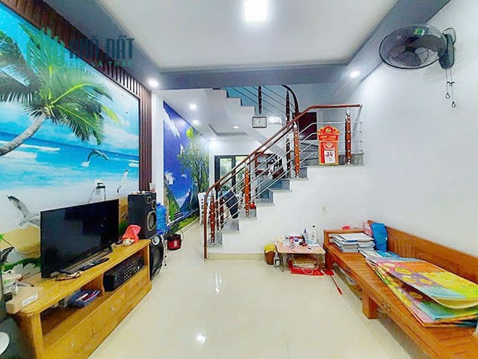 Chính chủ bán nhà Nguyễn Tường Loan, 32m 3 tầng GIÁ 1.69 tỉ, có sân cổng riêng