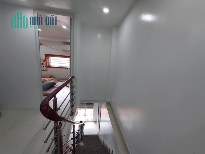 Bán nhà mặt đường Nguyễn Văn Hới - Cát Bi, 32m 2 tầng kinh doanh đẹp, GIÁ 1.65 tỉ