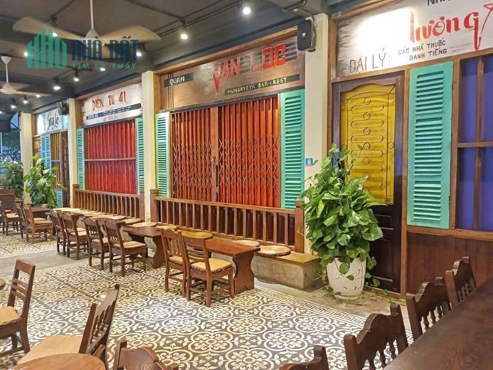 Cho thuê nhà 3 tầng hai mặt tiền đường Lê Đình Dương sát CẦU RỒNG. - ĐẸP