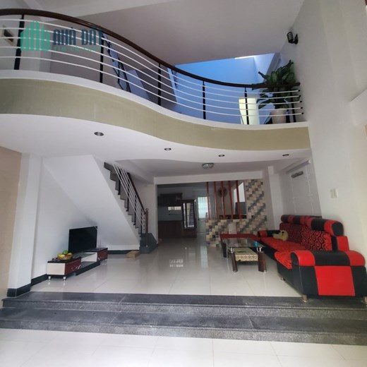 Cho thuê nhà 2,5 tầng kiệt oto TIỂU LA - Hoà Cường Bắc gần Núi Thành, kiệt vào oto 7m gần đường