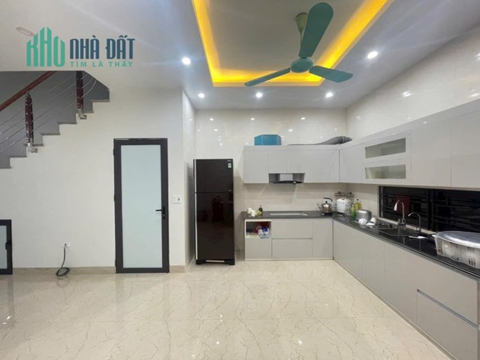 CẦN BÁ.N GẤP NHÀ 3,5 TẦNG TĐC KHU 9,CAO XANH,HẠ LONG