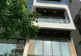 Bán gấp nhà 3 tầng  Giang Biên -Long Biên  75m2- 7.1 tỷ   không gian thoáng mát, ăn sinh tốt.