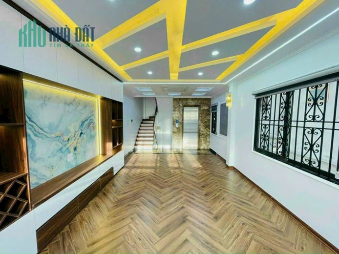Bán gấp nhà 3 tầng  Giang Biên -Long Biên  75m2- 7.1 tỷ   không gian thoáng mát, ăn sinh tốt.