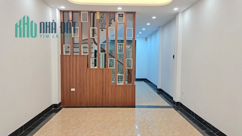 Giảm 800tr.Bán nhà Bồ Đề,Long Biên 53m2,5 tầng,Mt4m,gần phố giá 6.2 tỷ