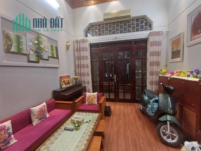 Bán đất tặng nhà 3 tầng Quan Nhân Nhân Chính 85m mặt tiền 7m ba bước chân ra mặt phố chỉ 8 tỷ lh