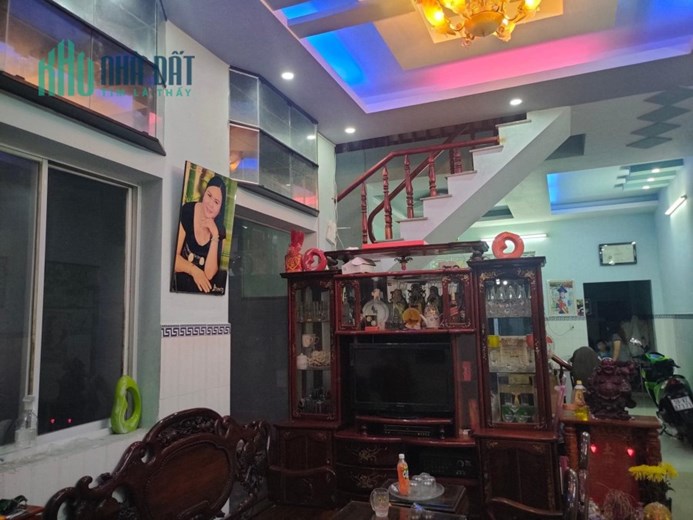 Nhà Đẹp 108m2 có 5,3 tỷ Nguyễn Thị Sáu Thới Tam Thôn Hóc Môn tphcm