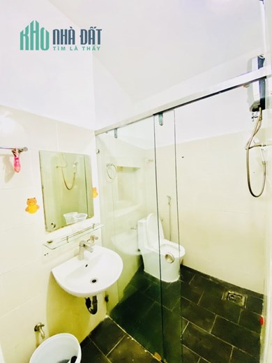 bán nhà ngộp bank nặng - Nguyễn Văn Lượng 55m 2tấm 5.5 x 15 giá 4.4 tỷ Phường 16 Gò Vấp