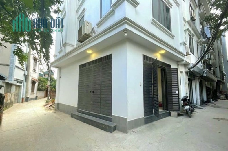 Bán nhà Phường Thuỵ Phương 4.3 Tỷ, 42m2  5 Tầng, Lô Góc 15m Ô Tô tránh.