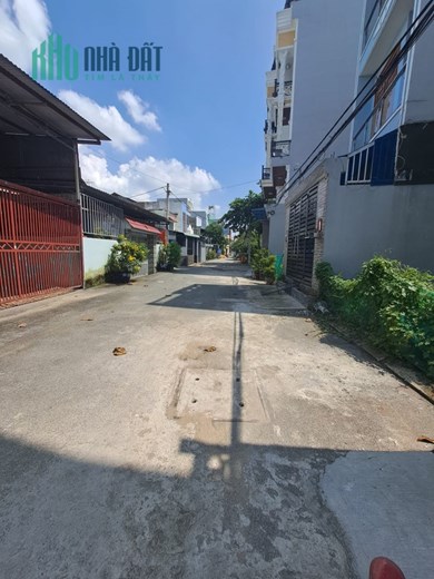 HXT TRÁNH THÔNG NGAY CHỢ MINH PHÁT QUẬN 12, 3 TẦNG BTCT, NHÀ ĐẸP Ở NGAY CHỈ HƠN 5 TỶ.