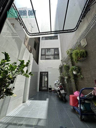 CHÍNH CHỦ TÔI CẦN BÁN NHÀ 100M2 MẶT NGÕ 154 NGỌC LÂM LONG BIÊN HÀ NỘI