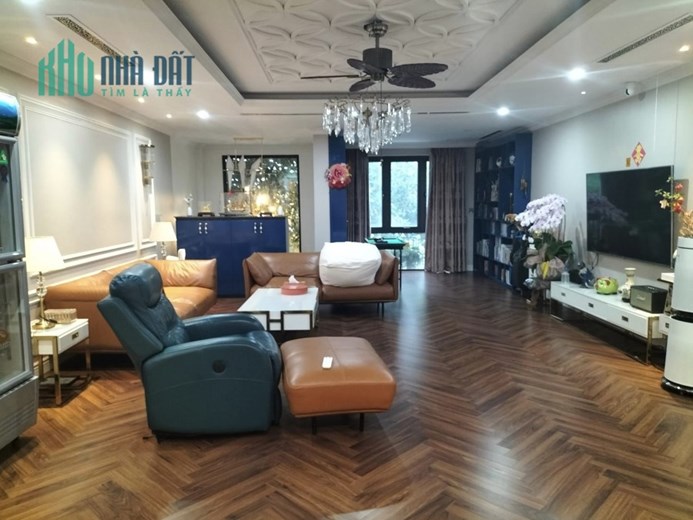 Bán biệt thự Ngụy Như Kon Tum, DTSD 145m2, MT 10m. Đường ô tô tránh, vỉa hè 5m, thoáng vĩnh viễn.