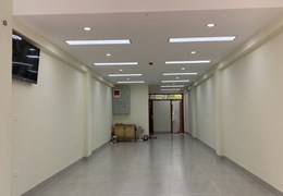 Chính chủ cần bán nhà gấp mặt phố Hoa Bằng, Cầu Giấy dt 75 m2 x 6 t thang máy giá 19 tỷ